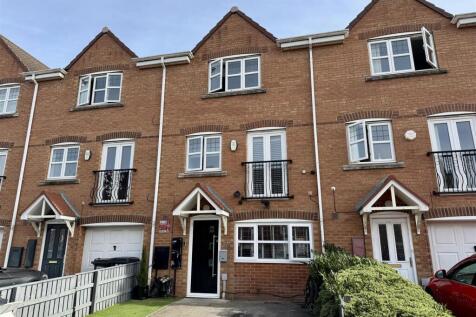 5 bedroom town house for sale