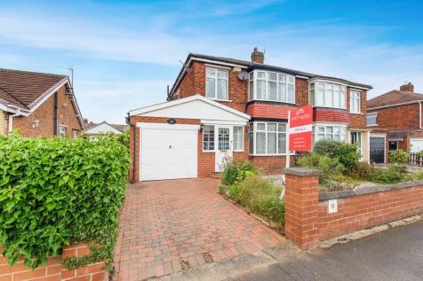 3 bedroom semi-detached house for sale
