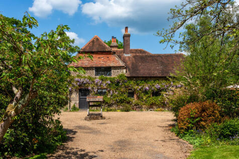 6 bedroom detached house for sale