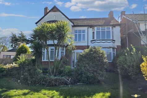 Beeston Fields Drive, Nottingham NG9 4 bed detached villa for sale