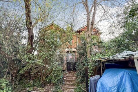 Victoria Road, Southampton SO31 4 bed detached villa for sale