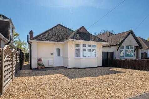 2 bedroom detached bungalow for sale