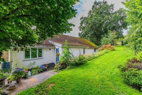4 bedroom detached bungalow for sale