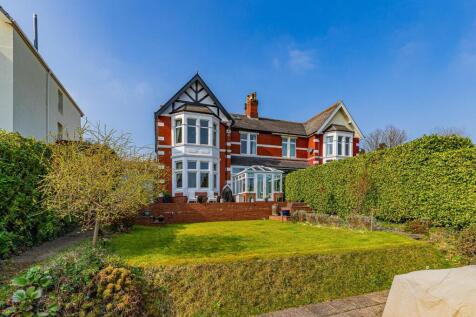 4 bedroom semi-detached house for sale