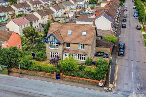 6 bedroom detached house for sale