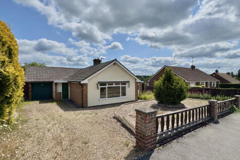 3 bedroom detached bungalow for sale