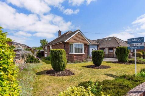 4 bedroom detached bungalow for sale
