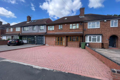 5 bedroom semi-detached house for sale