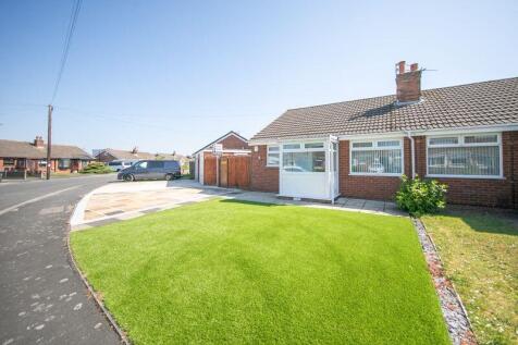 2 bedroom semi-detached bungalow for sale