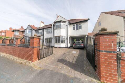 4 bedroom semi-detached house for sale