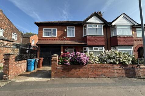 5 bedroom semi-detached house for sale
