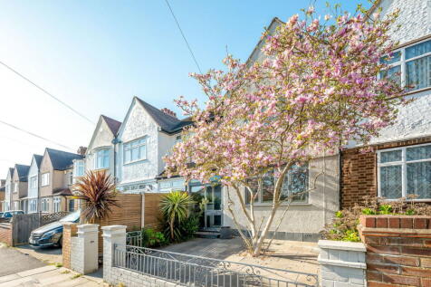 Roslin Way, Bromley BR1 3 bed terraced house for sale