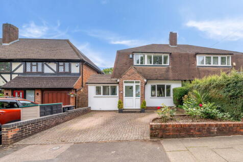 3 bedroom semi-detached house for sale