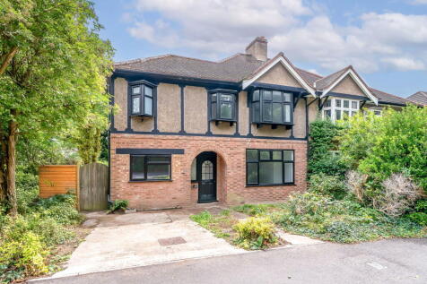 Tubbenden Lane, Orpington BR6 4 bed semi