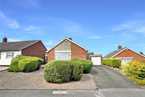 Pennine Drive, Cannock... 2 bed bungalow for sale