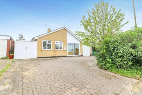 4 bedroom detached bungalow for sale