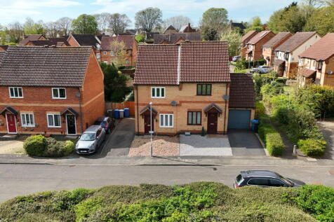 2 bedroom semi-detached house for sale