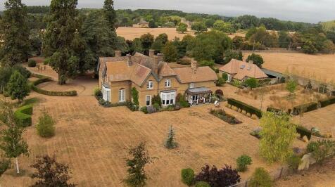 5 bedroom detached house for sale
