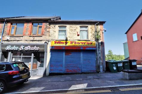 Bargoed CF81 4 bed end of terrace house for sale