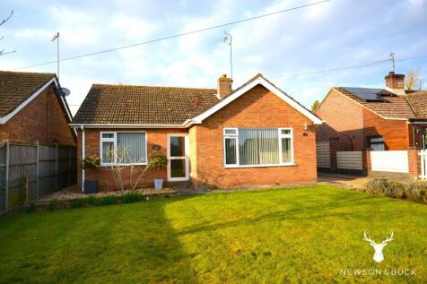 Low Road, King's Lynn PE32 2 bed detached bungalow for sale