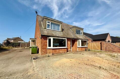 Beach Road, Scratby 4 bed detached house for sale