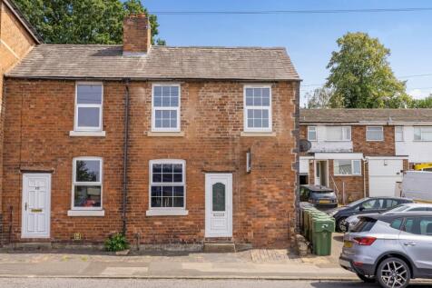 Worcester Road, Bromsgrove... 2 bed semi