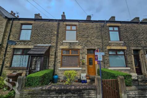 Buxton Road, New Mills, SK22 2 bed terraced house for sale