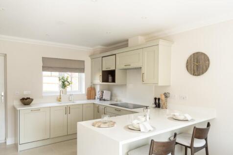 3 bedroom link detached house for sale