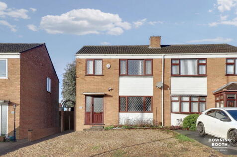 3 bedroom semi-detached house for sale