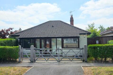 2 bedroom detached bungalow for sale