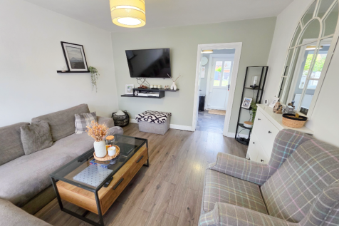 2 bedroom semi-detached house for sale