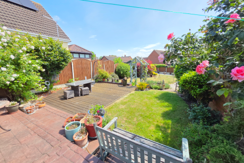 3 bedroom detached bungalow for sale