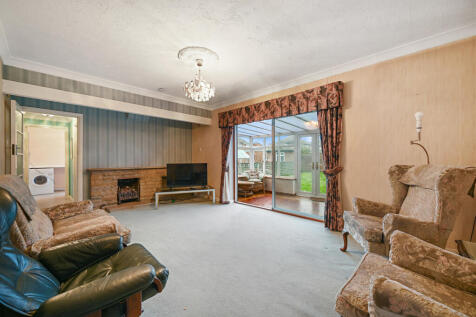 3 bedroom detached bungalow for sale