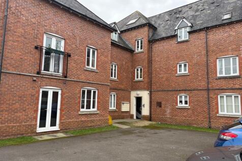 2 bedroom ground floor flat for sale