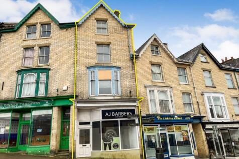 Terraced house for sale