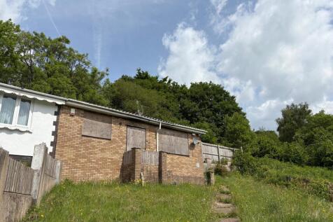Semi-detached bungalow for sale