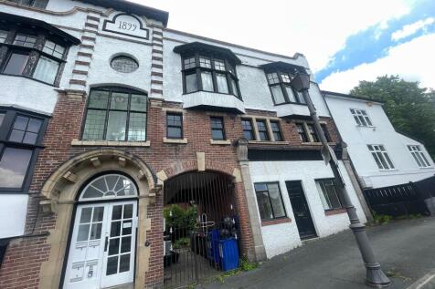 3 bedroom maisonette for sale