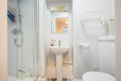 Stanford Orchard, Horsham, RH12 2 bed flat for sale