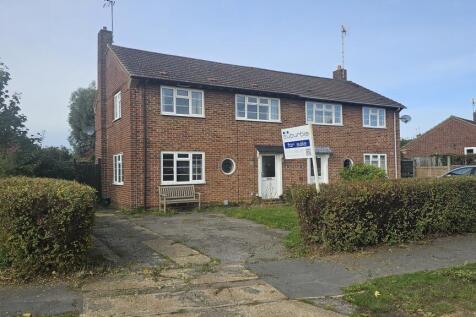 Boundary Lane, Welwyn Garden City... 3 bed semi