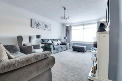 4 bedroom end of terrace house for sale