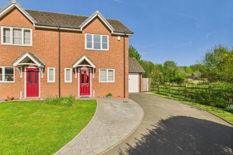 3 bedroom semi-detached house for sale