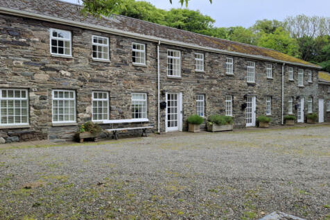 5 bedroom cottage for sale