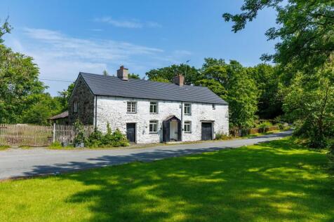 6 bedroom house for sale