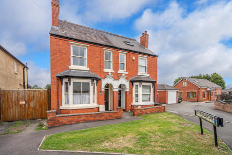 2 bedroom semi-detached house for sale