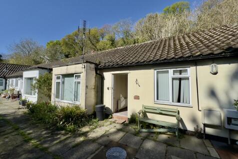 16 Dolphin Court, Rhos on Sea, Colwyn... 2 bed bungalow for sale