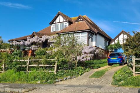 Ashdown Avenue, Saltdean, BN2 6 bed detached house for sale