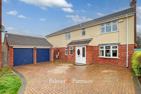 5 bedroom detached house for sale