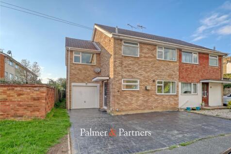 4 bedroom semi-detached house for sale
