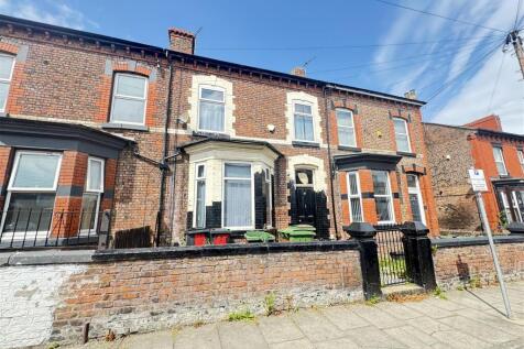 4 bedroom terraced house for sale