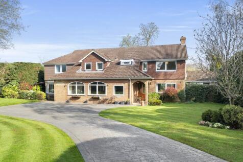 6 bedroom detached house for sale